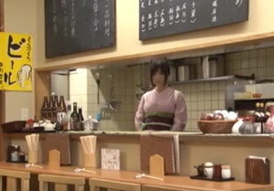 หนังโป๊ญี่ปุ่น แม่ค้าเกิดเงี่ยนให้เย็ดหีในร้านอาหารญี่ปุ่น