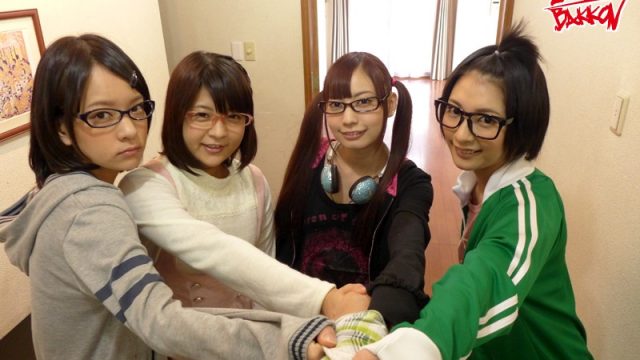 เย็ดสาวแว่น หนังโป๊ญี่ปุ่น น้องสาวชวนเพื่อนมารองเย็ดกับผู้ชาย พี่ชายเลยเสียน้ำควย